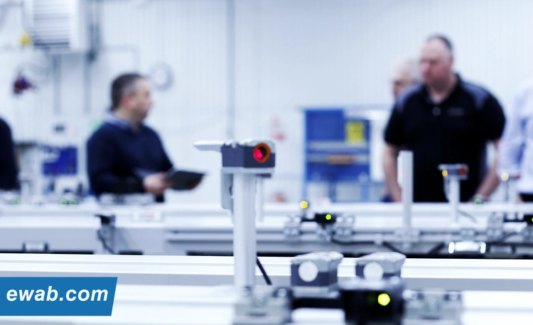 Industrial automation conveyor