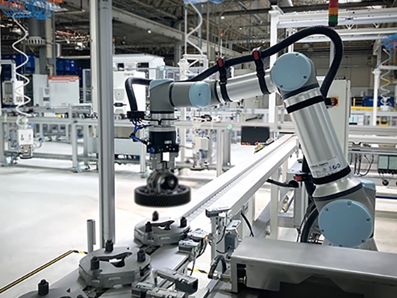 Cobot loading conveyor